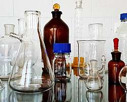 Instrumentos e vidrarias de laboratório